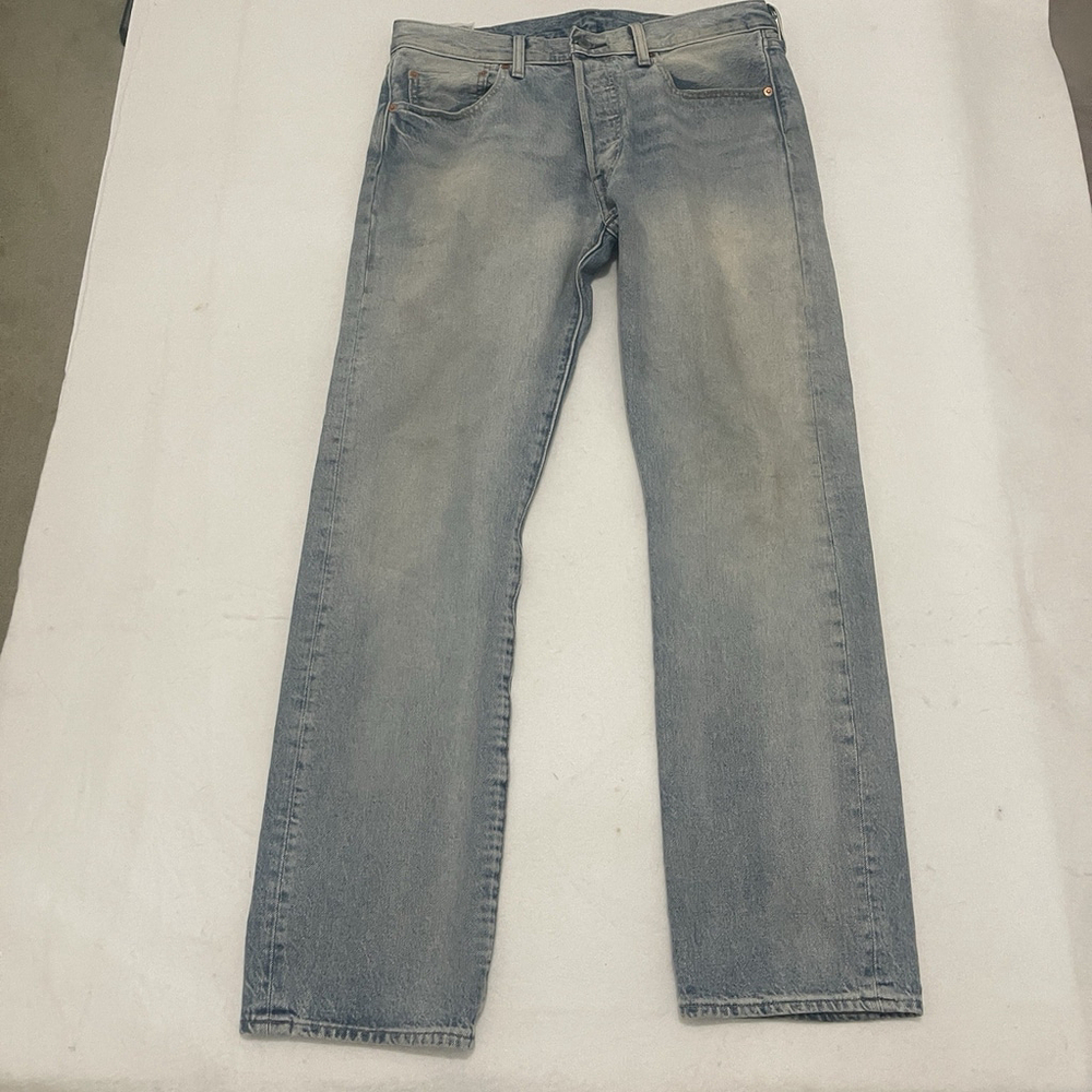 Levis 501 Jeans Mens 33x32 Blue Straight Button Fly Light Wash Denim Modern